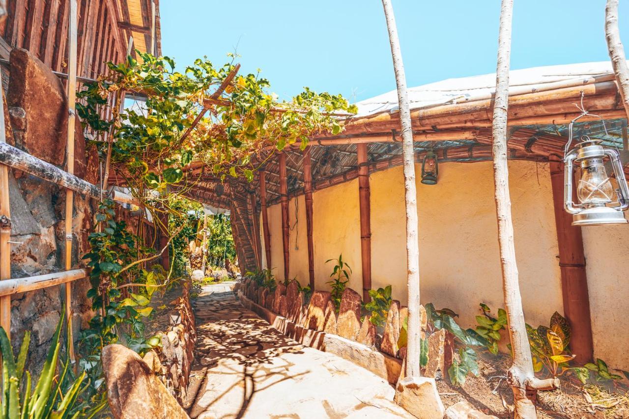 Blue Earth Village * Amed