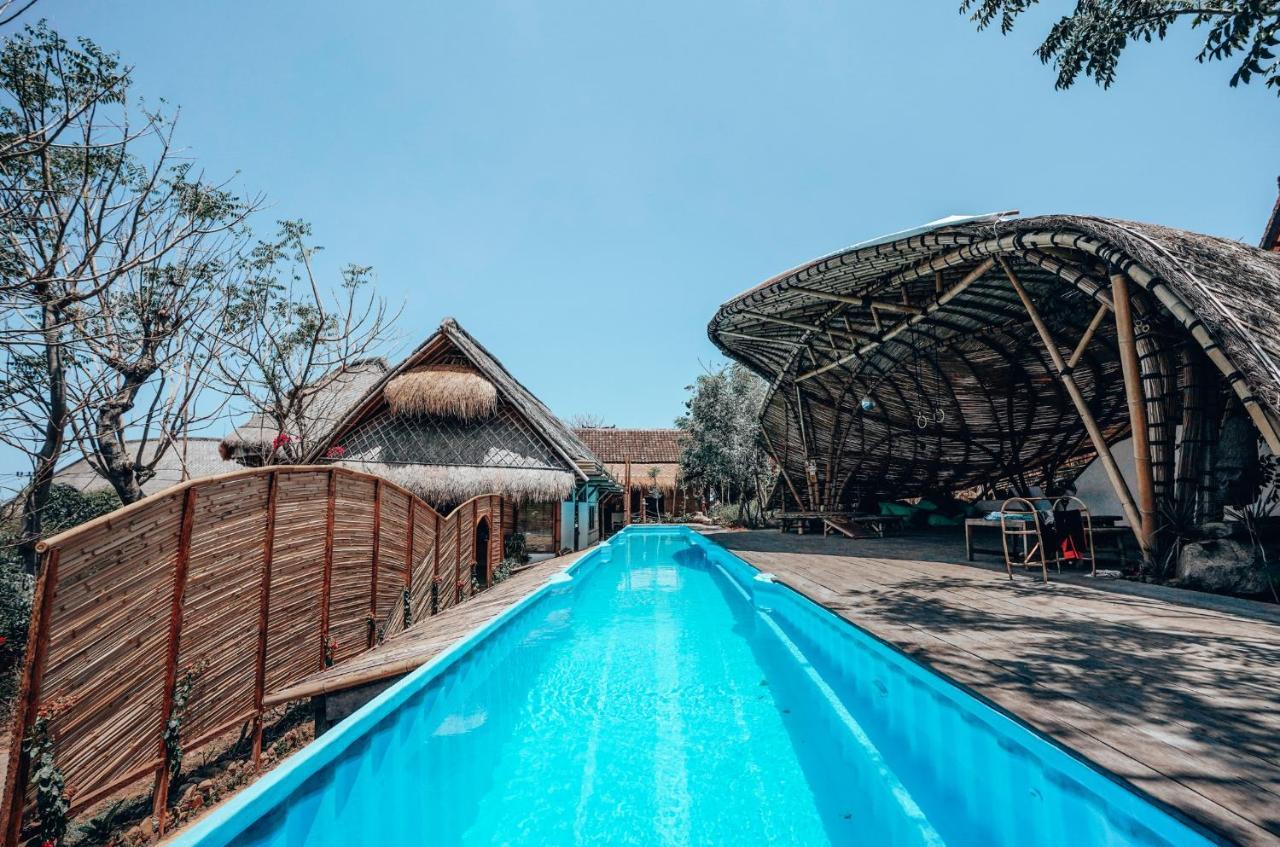 Blue Earth Village Hotel Amed