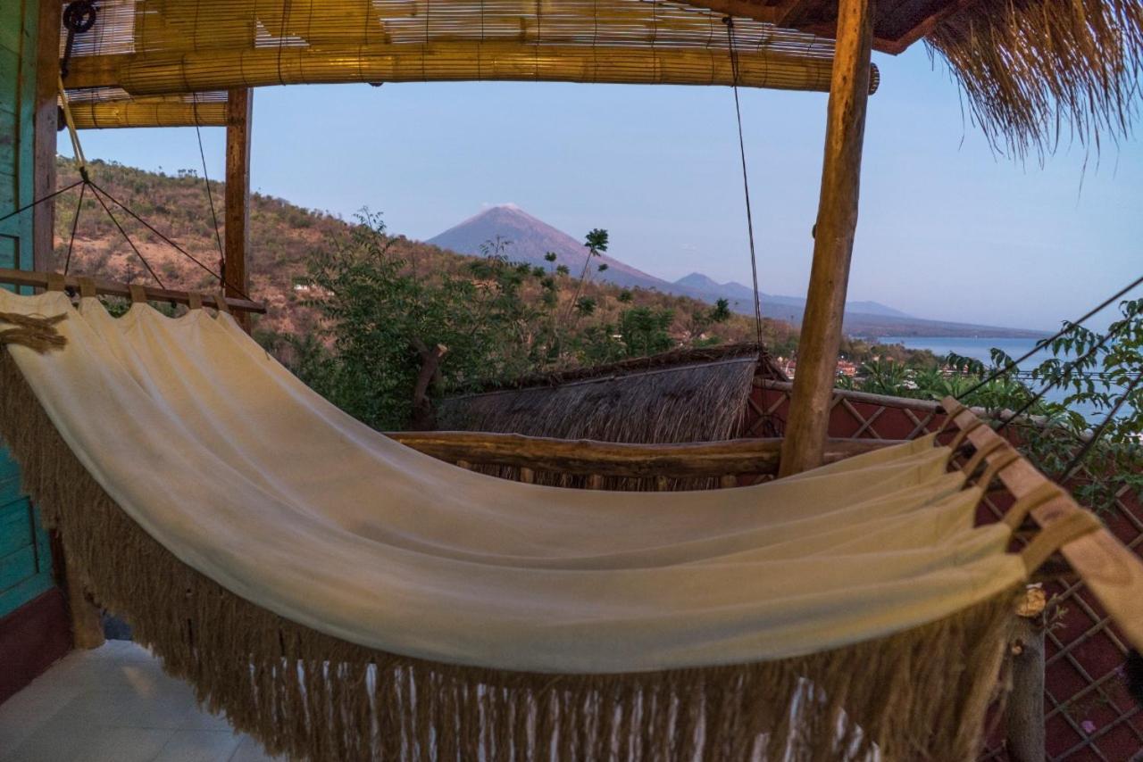 Blue Earth Village * Amed